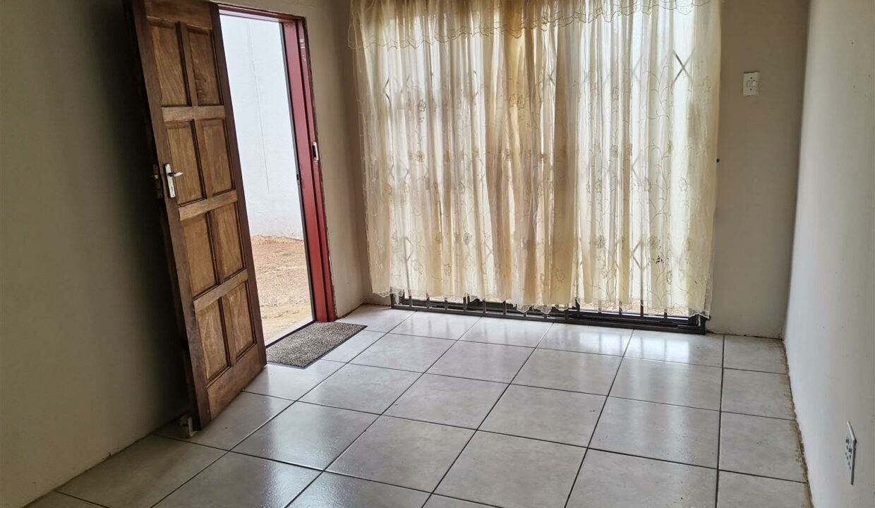 Rooms to rent in Naturena